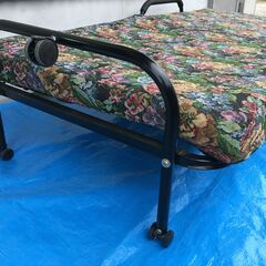 ●100円●　折りたたみベッド　シングルの画像