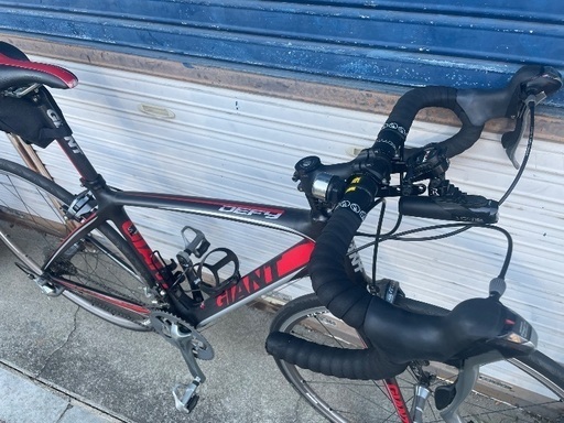 ?ロードバイク GIANT DEFY カーボン 定価 173,000円