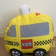 【値下げしました✨】トミカ　特大サイズぬいぐるみの画像