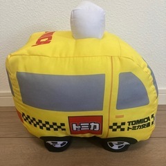 【値下げしました✨】トミカ　特大サイズぬいぐるみの画像