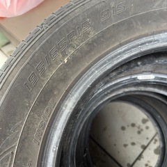 リメイクに　冬タイヤ　ジャンク品の画像