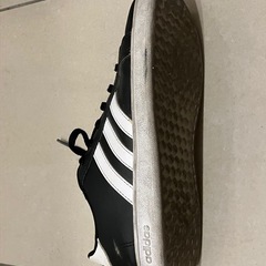 adidas22センチスニーカーの画像