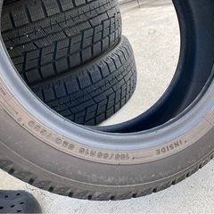 スタットレスタイヤの画像