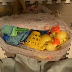アヒルのジョウロやお砂場道具