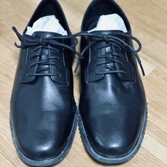 【ほぼ新品】【半額以下】
COLE HAANビジネスシューズ　男...