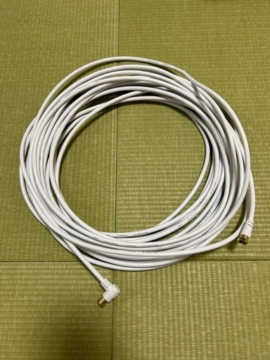 美品　アンテナケーブル　15メートル　ホワイト