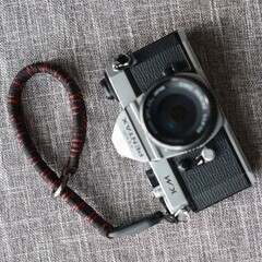 新品、カメラ　リストストラップ 黒赤 PeakDesignアンカ...