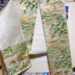 袋帯 金色 銀色　塔、寺、山、雲模様　上質　刺繍　骨董品　コレクション