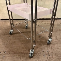 【武蔵小山店】  医療ワゴン レトロ キッチンワゴン エステワゴン インダストリアル アイボリー 隙間収納 キャスター 付き　2段 引き出し付きの画像