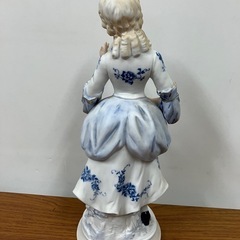 ☆値下げ☆O2412-748 陶器人形 貴婦人 汚れあり 高さ約34cmの画像