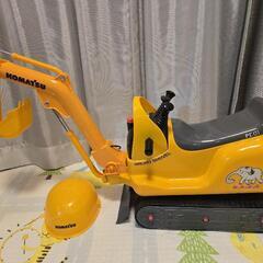 足けり乗用玩具 マイクロショベル コマツ 乗れる車のおもちゃ ヘ...