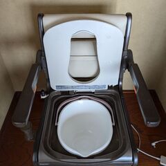 キレイです！家具調・脱臭あたたか便座