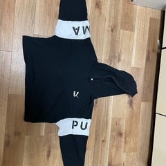 PUMAショート丈パーカー