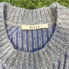 ストラStola. グレーと青のストライプセーターの画像