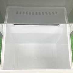 冷蔵庫【配達無料お届け設置出来ます💫都内近郊🚚】✨AQUA製人気モデル✨除菌クリーニング済✨極美品✨他にも冷蔵庫.洗濯機.電子レンジ.オーブン電子レンジ.炊飯器.テーブル&椅子.机&チェアー.ベット&マットレス.ソファーなど多種多様な美品が有ります✨お気軽にお問い合わせ下さい💫 の画像