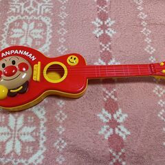 おもちゃ アンパンマン ギター◆弦が1本緩めですが使用可能！