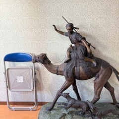 ラクダに乗った騎士　ブロンズ像　　の画像