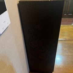 タンス　花柄　手彫りの画像