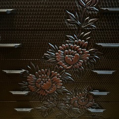 タンス　花柄　手彫りの画像