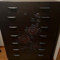 タンス　花柄　手彫りの画像
