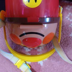 【無料】アンパンマンショルダーバッグ◆収納力高め◆蓋の留め具が壊れていますの画像