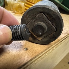 折れたボルトの溶接
