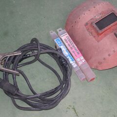 低圧用溶接機・アーク溶接・家庭用１００V対応　（写真の品が全てになります。※溶接棒は半分以上使用済み・面は汚れございます）の画像