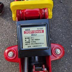 油圧式フロアジャッキ2tの画像