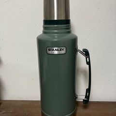 STANLEYスタンレー 旧ロゴクラシック 1.9L ステンレスボトル