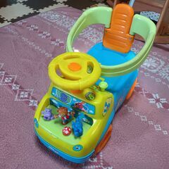 手押し車◆乗って遊べる◆音が鳴るボタン付き！