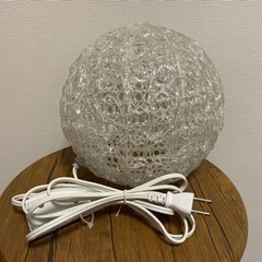 〈ライト〉照明器具 新しい電球付きの画像