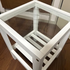 取りに来てくださる方限定！サイドテーブル 物置にの画像