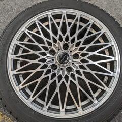 スタッドレスタイヤの画像