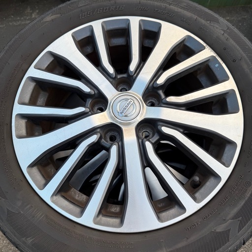 【最終値下げ】2 タイヤ付きホイール4本 セレナ