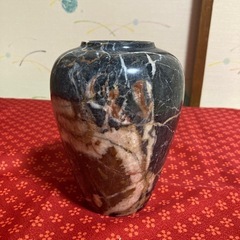花瓶　花入れ　石の画像