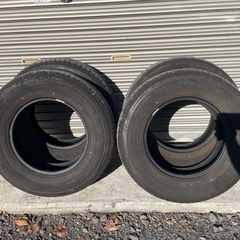 2022年製！早いもの勝ち！タイヤ、ホイール付き195/80R1...