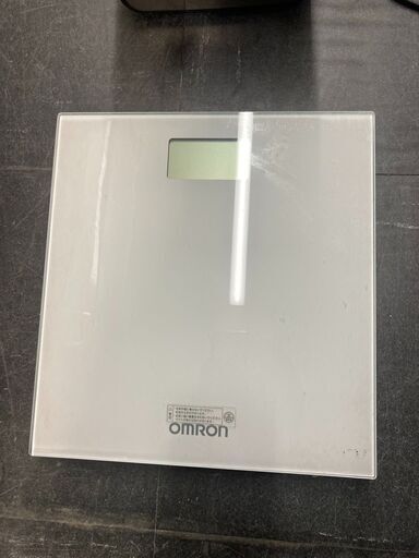 ☆中古￥1,300！OMRON　体重計　家電　HN-300T2型　【BL113】