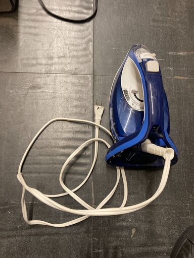 ☆中古￥2,000！T-fal　スチームアイロン　家電　FV5604型　【BL114】
