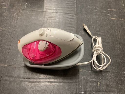 ☆中古￥1,500！HITACHI　スチームアイロン　家電　2017年製　CSI-D261型　【BL115】