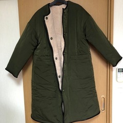 オリーブグリーン キルティングジャケット 膝丈　 の画像