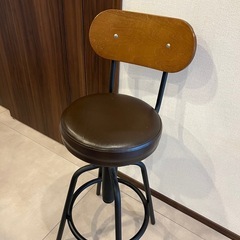 カウンターチェア　昇降可能