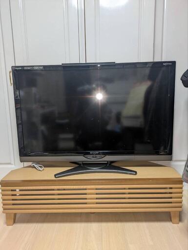 AQUOS　46型テレビ　テレビボード