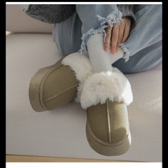 試し履きのみ　定価3980円　ムートンブーツの画像