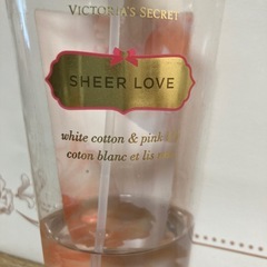 ヴィクトリアシークレット ボディミスト SHEERLOVE の画像