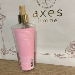 ヴィクトリアシークレット ボディミスト SHEERLOVE の画像