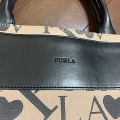 FURLA トートバッグ　グレー・ハート柄の画像