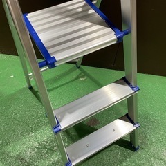 美品　新品★軽量　アルミ製　脚立　梯子の画像
