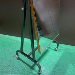 キャスター付き　姿見　鏡　の画像