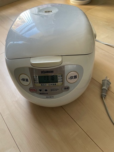 ※値下げしました※ZOJIRUSHI NS-SE10炊飯器 ホワイト