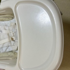 コンビ　電動ハイローチェアの画像